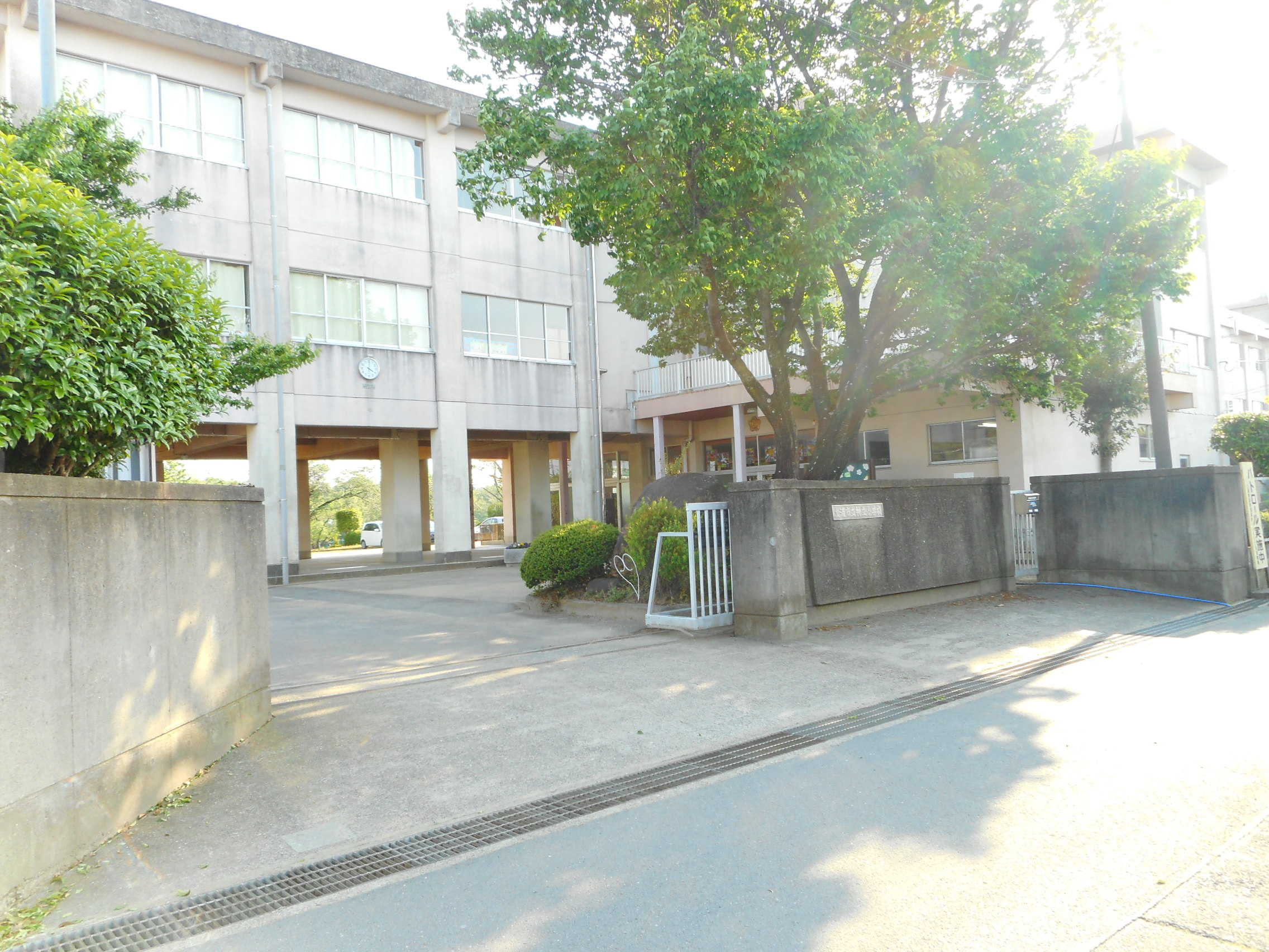 土浦市神立中央２丁目　中古戸建 小学校