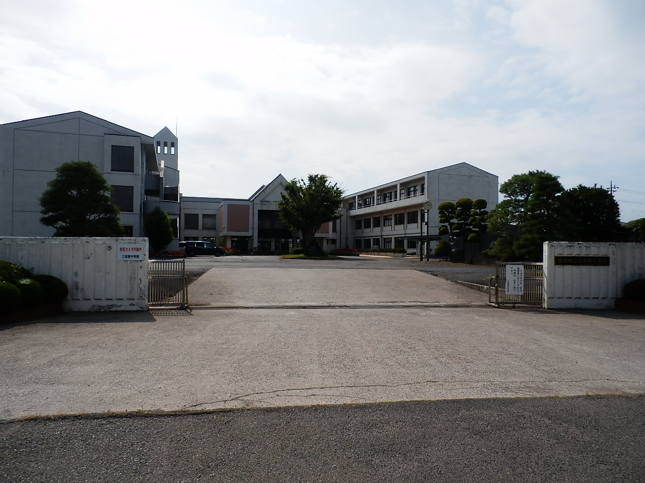 古河市尾崎　中古戸建 中学校