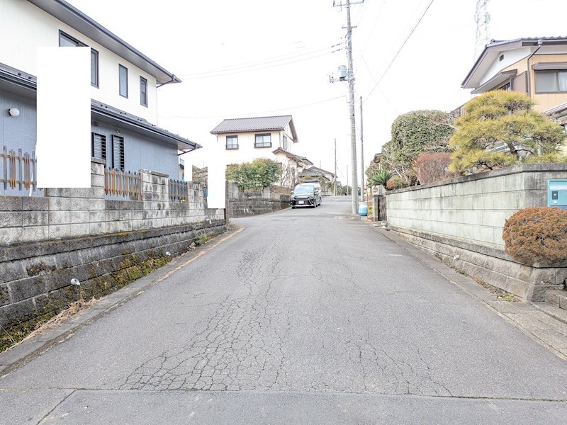 石岡市茨城２丁目　中古戸建 現地写真（前面道路含む現地写真）
