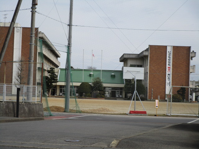 石岡市茨城２丁目　中古戸建 中学校