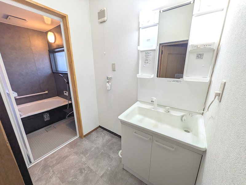 下妻市下妻丙　中古戸建 内観写真（洗面台・洗面所）