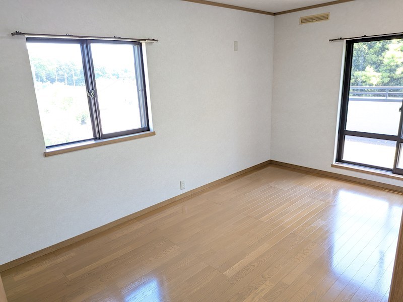 かすみがうら市牛渡　中古戸建 内観写真（リビング以外の居室）