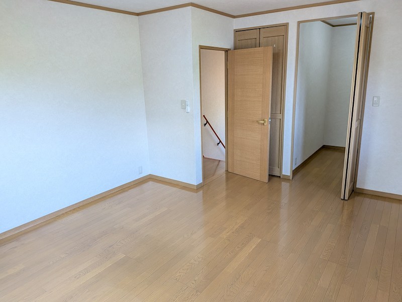 かすみがうら市牛渡　中古戸建 内観写真（リビング以外の居室）