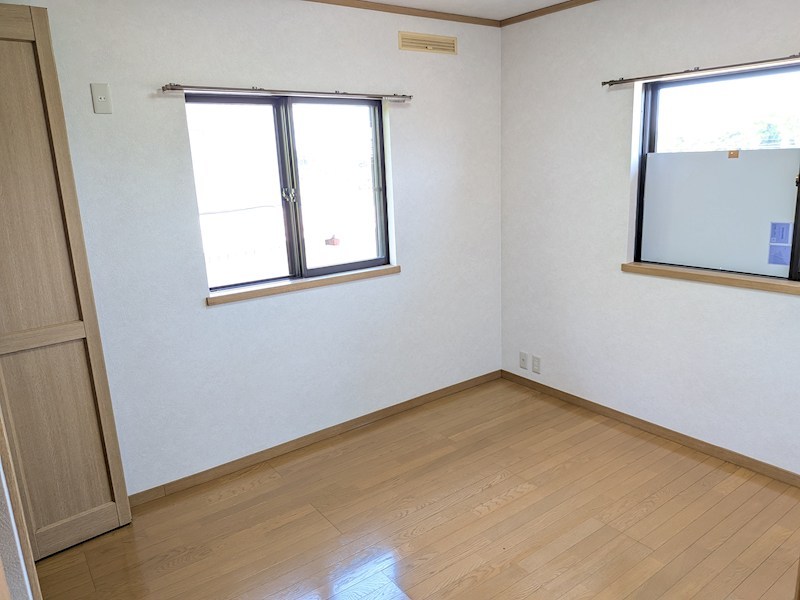 かすみがうら市牛渡　中古戸建 内観写真（リビング以外の居室）