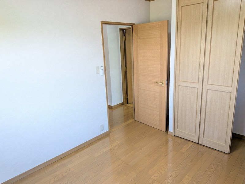 かすみがうら市牛渡　中古戸建 内観写真（リビング以外の居室）