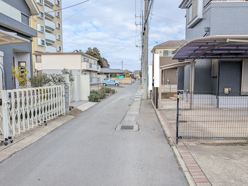 牛久市牛久町　中古戸建 現地写真（前面道路含む現地写真）