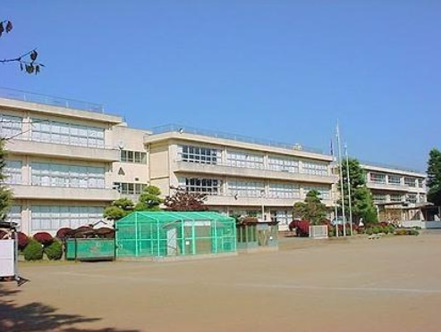 牛久市牛久町　中古戸建 小学校