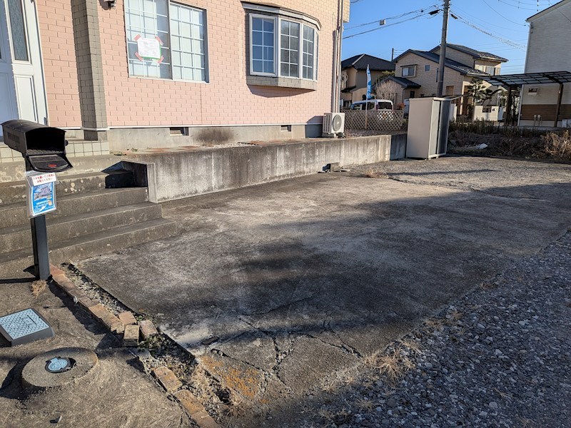 阿見町鈴木　中古戸建 現地写真（駐車場）