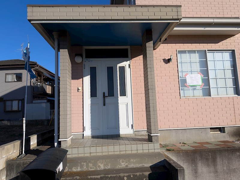 阿見町鈴木　中古戸建 現地写真（玄関）