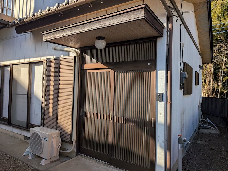 石岡市川又　中古戸建 現地写真（玄関）