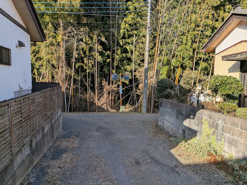 石岡市川又　中古戸建 現地写真（前面道路含む現地写真）