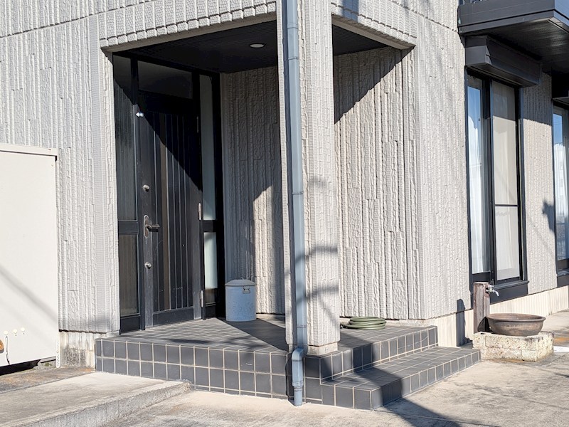 下妻市平沼　中古戸建 現地写真（玄関）