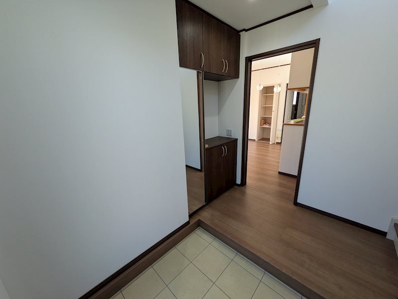 つくば市春風台　中古戸建 現地写真（玄関）