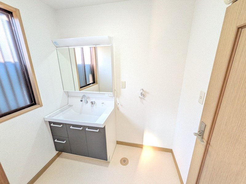 下妻市下妻丙　中古戸建 内観写真（洗面台・洗面所）