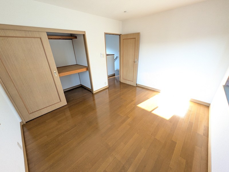 下妻市下妻丙　中古戸建 内観写真（リビング以外の居室）