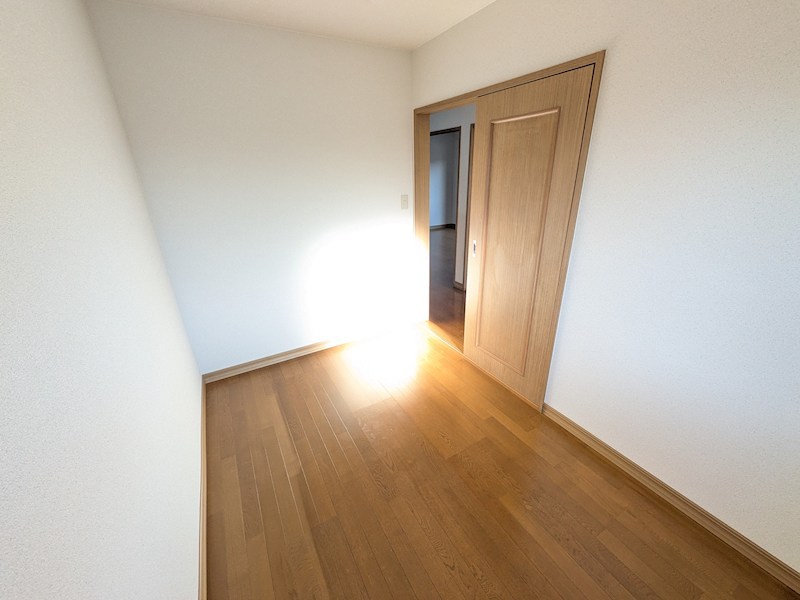 下妻市下妻丙　中古戸建 内観写真（リビング以外の居室）