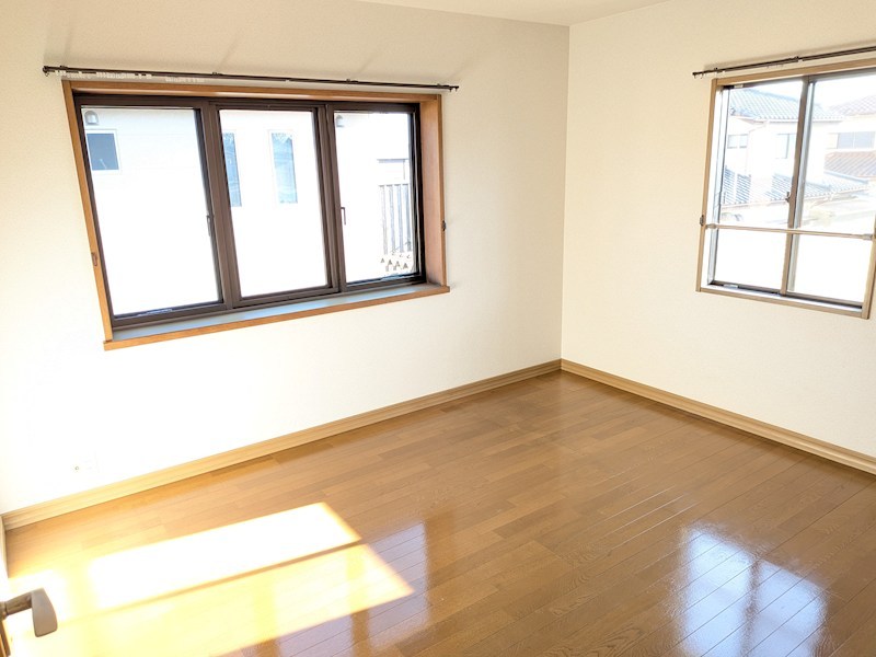 下妻市下妻丙　中古戸建 内観写真（リビング以外の居室）