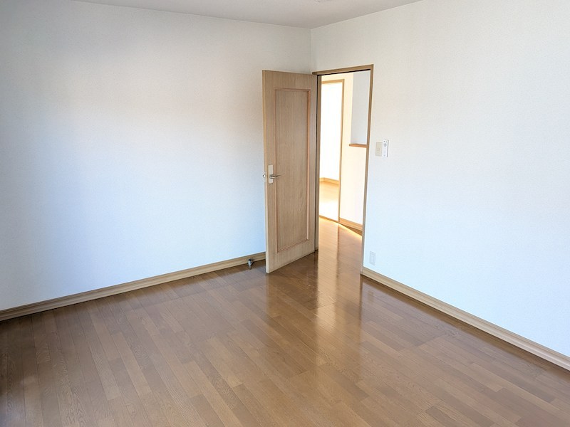 下妻市下妻丙　中古戸建 内観写真（リビング以外の居室）