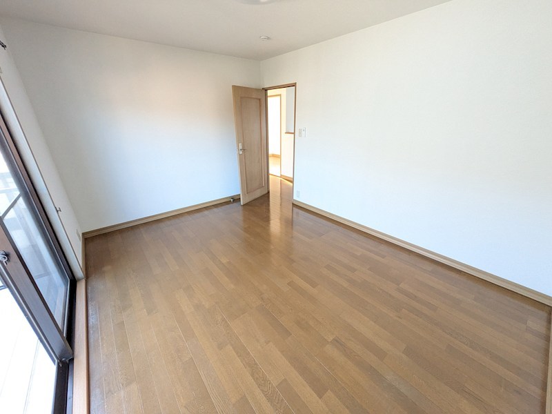 下妻市下妻丙　中古戸建 内観写真（リビング以外の居室）