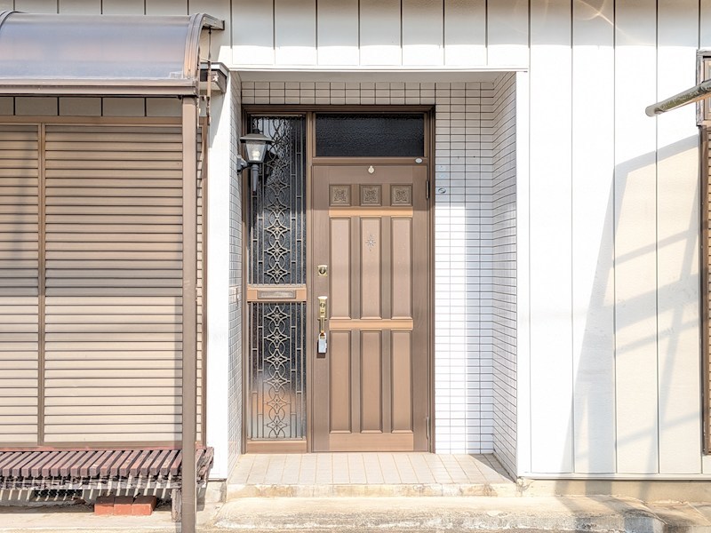 阿見町中央３丁目　中古戸建 現地写真（玄関）