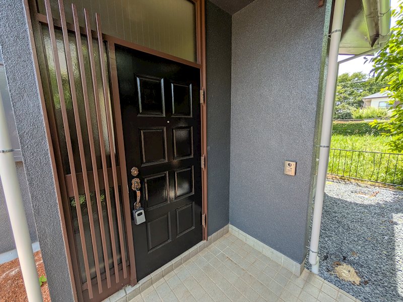 つくば市自由ケ丘　中古戸建 現地写真（玄関）