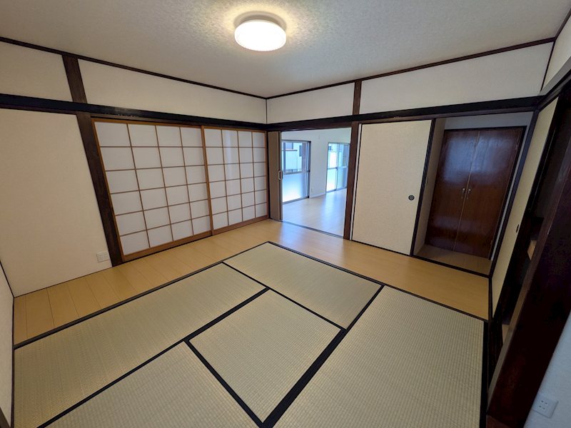 つくば市自由ケ丘　中古戸建 内観写真（リビング以外の居室）