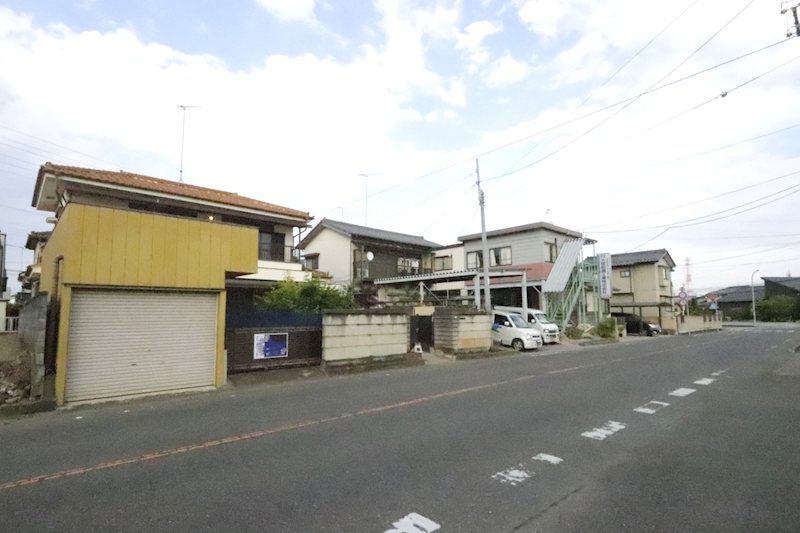 古河市三杉町２丁目　中古戸建 現地写真（前面道路含む現地写真）