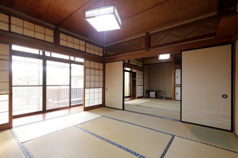 古河市三杉町２丁目　中古戸建 内観写真（リビング以外の居室）