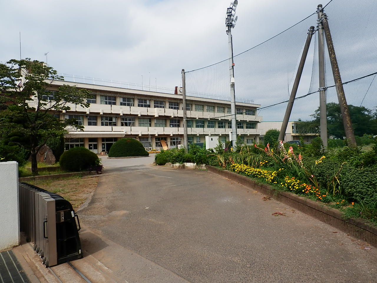 古河市東山田　中古戸建 小学校