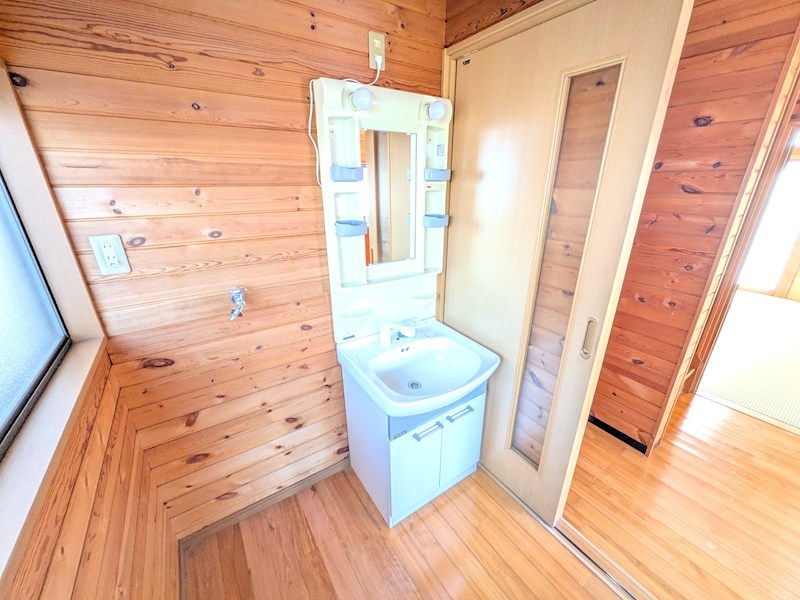 常総市豊田　中古戸建 内観写真（洗面台・洗面所）