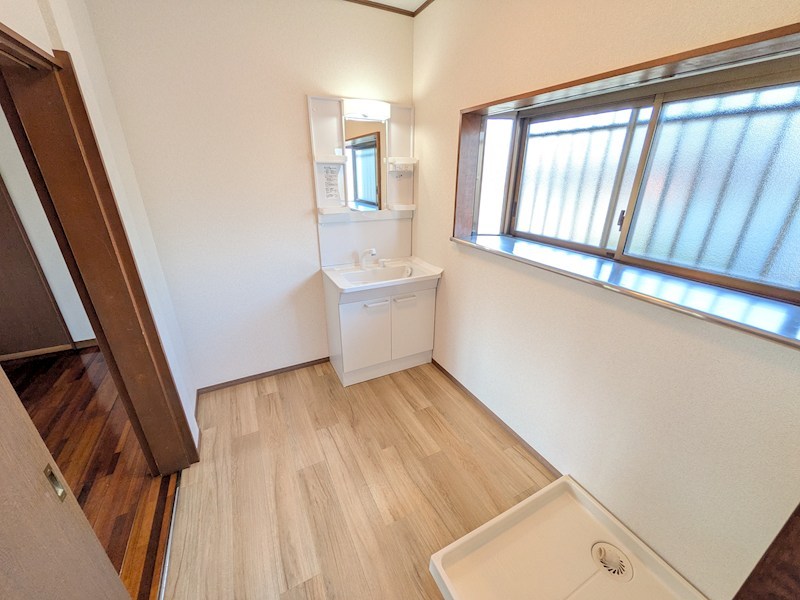 筑西市桑山　中古戸建 内観写真（洗面台・洗面所）