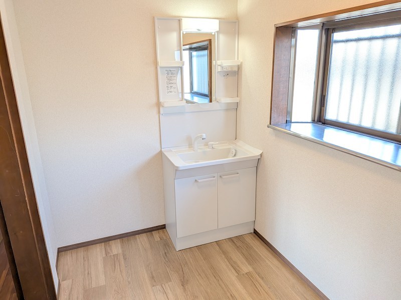 筑西市桑山　中古戸建 内観写真（洗面台・洗面所）