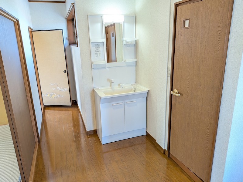 筑西市桑山　中古戸建 内観写真（洗面台・洗面所）