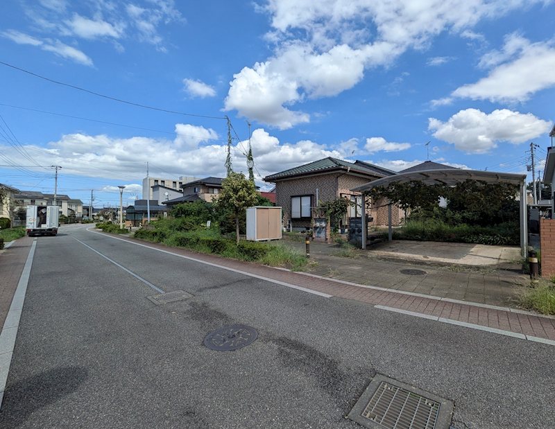 つくばみらい市陽光台２丁目　中古戸建 現地写真（前面道路含む現地写真）