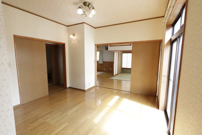 つくばみらい市陽光台２丁目　中古戸建 内観写真（リビング以外の居室）