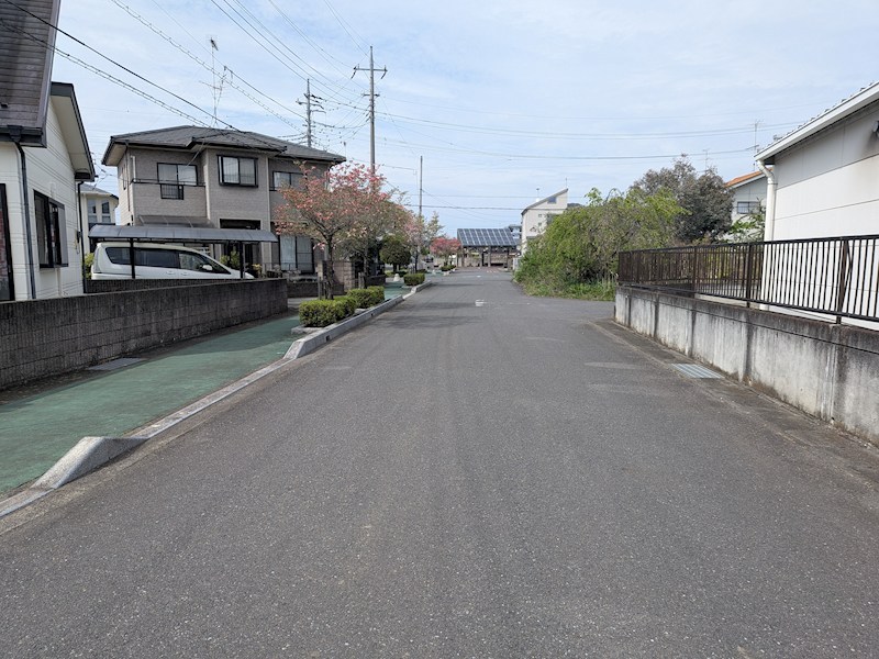 筑西市みどり町１丁目　中古戸建 現地写真（前面道路含む現地写真）