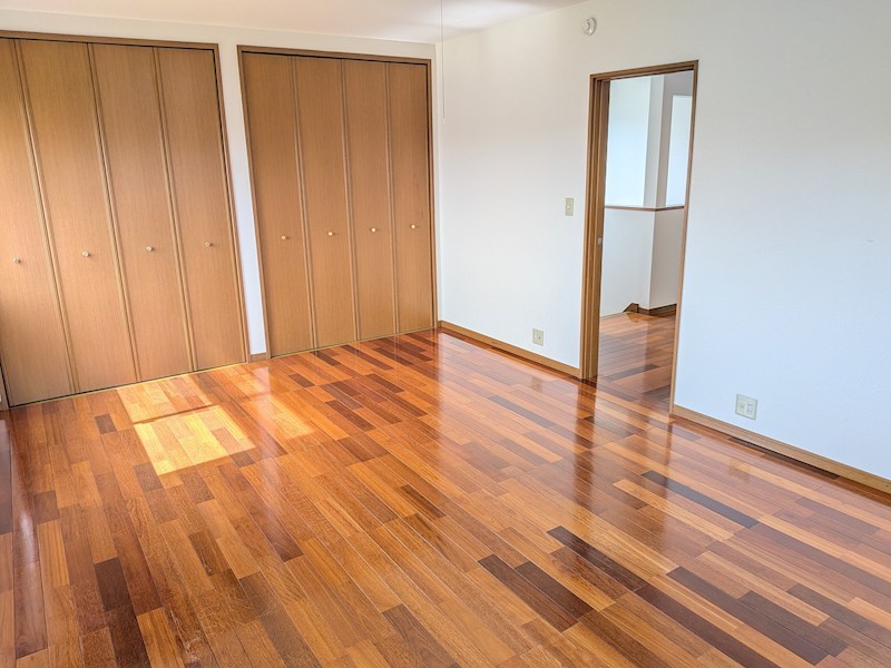 筑西市みどり町１丁目　中古戸建 内観写真（リビング以外の居室）