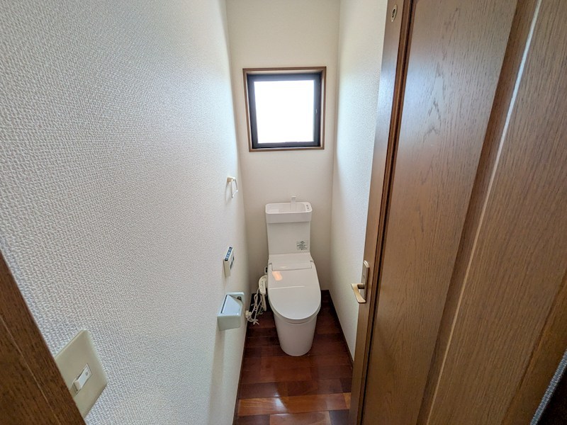 筑西市みどり町１丁目　中古戸建 内観写真（トイレ）