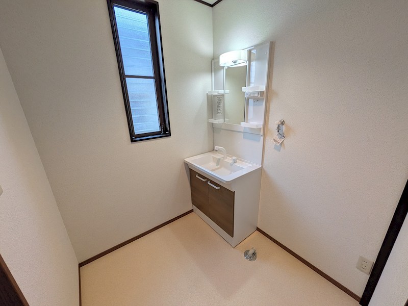 筑西市幸町３丁目　中古戸建 内観写真（洗面台・洗面所）
