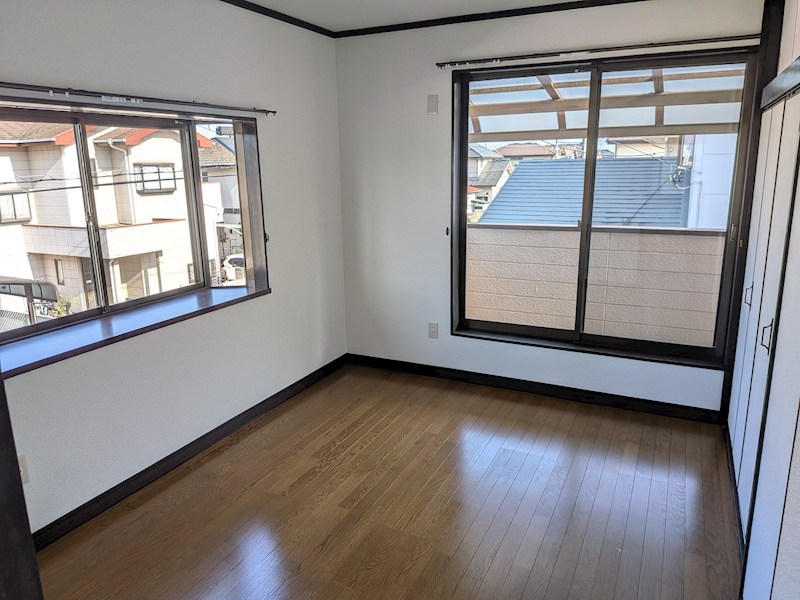 筑西市幸町３丁目　中古戸建 内観写真（リビング以外の居室）