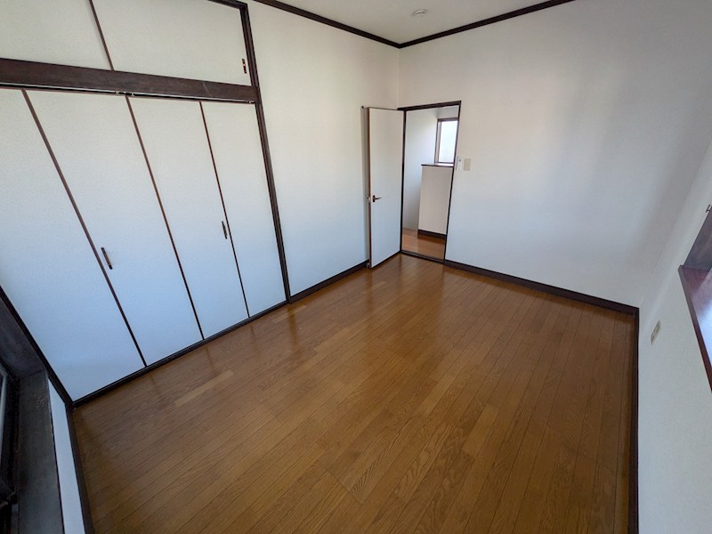 筑西市幸町３丁目　中古戸建 内観写真（リビング以外の居室）