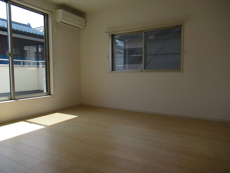 つくば市谷田部　中古戸建 内観写真（リビング以外の居室）