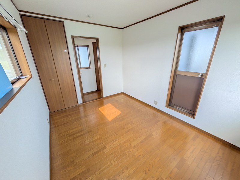 下妻市江　中古戸建 内観写真（リビング以外の居室）