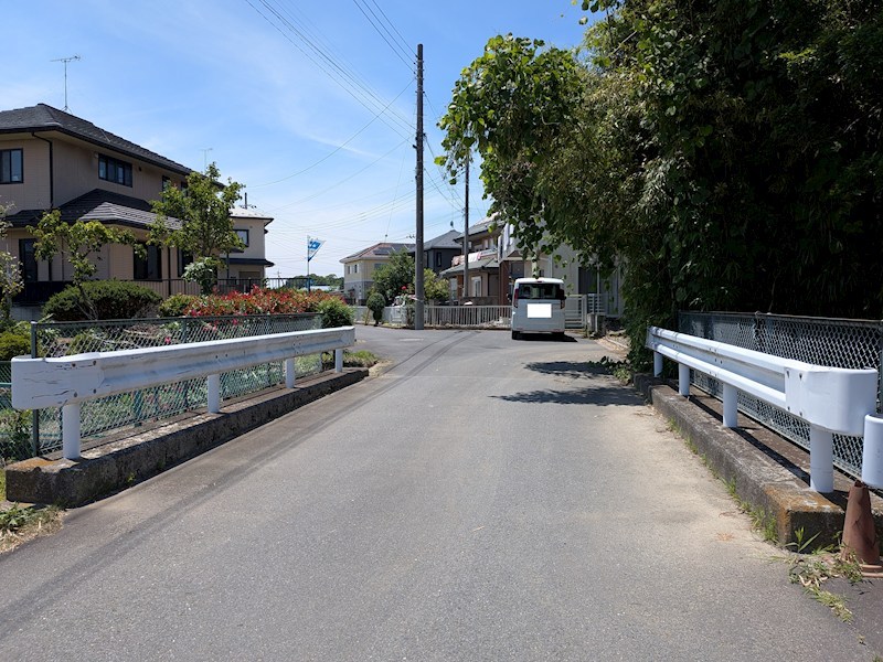 下妻市小島　中古戸建 現地写真（前面道路含む現地写真）
