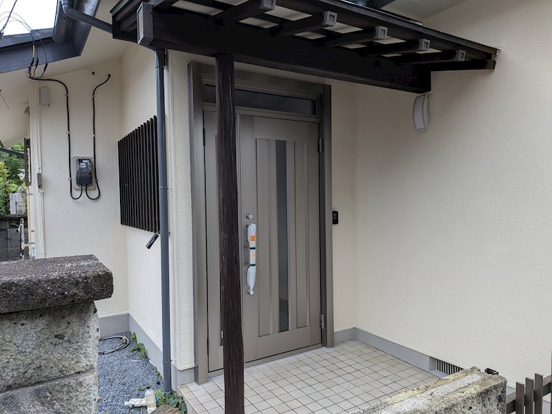 阿見町若栗　中古戸建 現地写真（玄関）