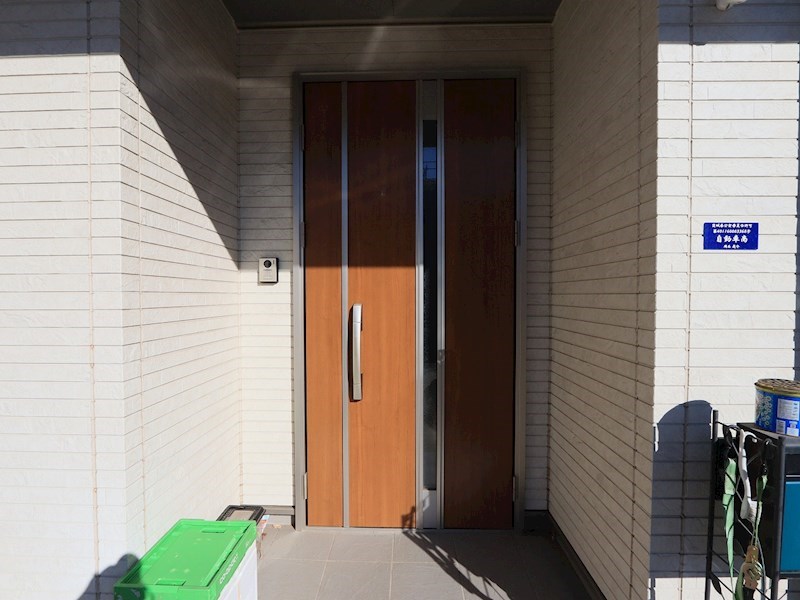 土浦市宍塚　中古戸建 現地写真（玄関）