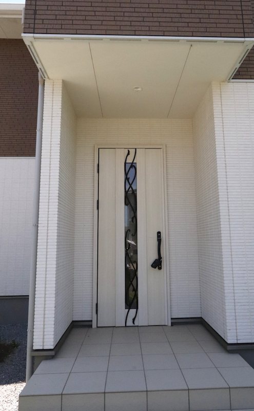 筑西市市野辺　中古戸建 現地写真（玄関）