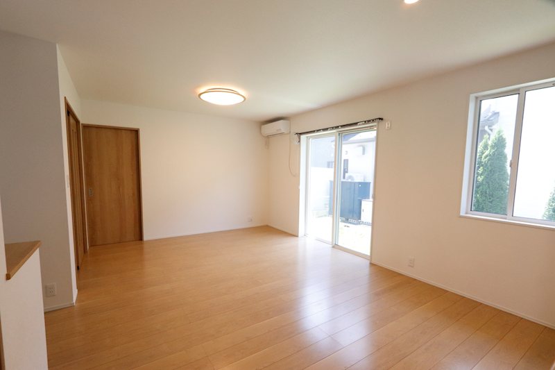 筑西市市野辺　中古戸建 内観写真（リビング）