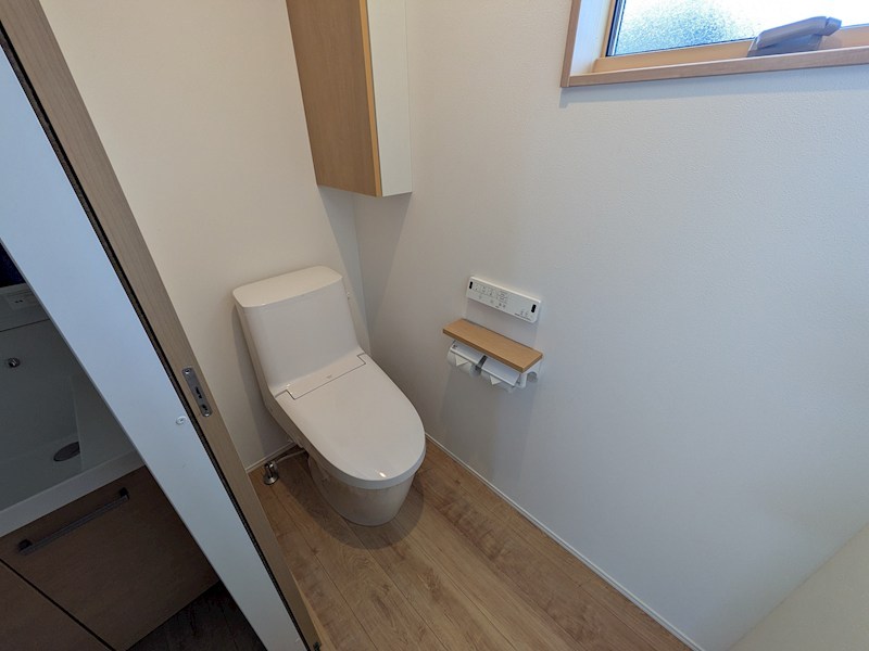 稲敷郡阿見町岡崎２丁目　中古戸建 内観写真（トイレ）