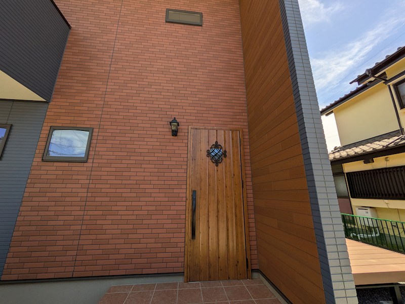 稲敷郡阿見町岡崎２丁目　中古戸建 現地写真（玄関）